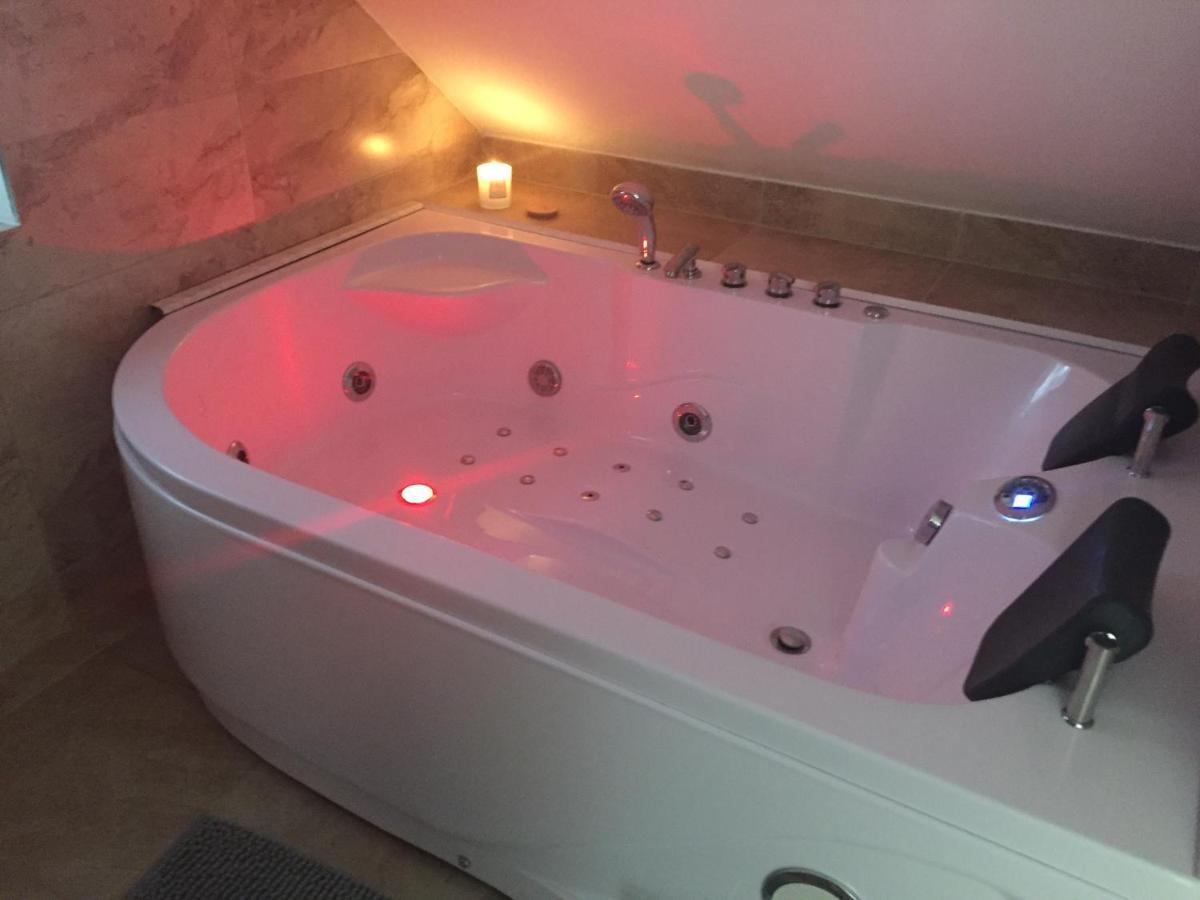 Wellness Apartman Beavital Dolany  ภายนอก รูปภาพ